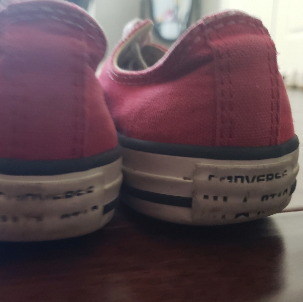 Red & White Pre-owned Converse - Picture 7 of 8